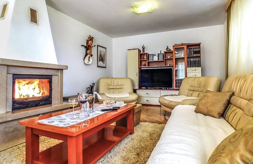 Lokvicici House | 227 m² House ∙ 4 bedrooms ∙ 8 guests