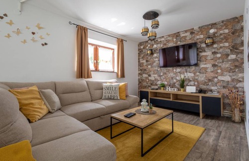 Brestovac House | 230 m² House ∙ 5 bedrooms ∙ 13 guests