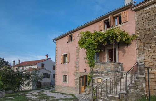 Oprtalj Villa | 238 m² Villa ∙ 6 bedrooms ∙ 12 guests