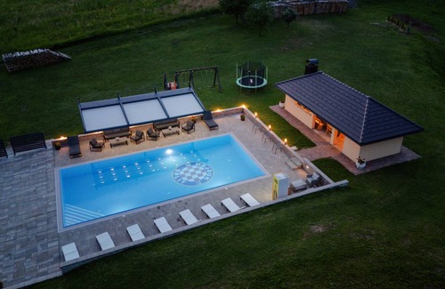 Slunj House | 240 m² House ∙ 6 bedrooms ∙ 16 guests