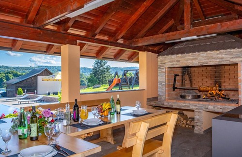 Slunj House | 240 m² House ∙ 6 bedrooms ∙ 16 guests