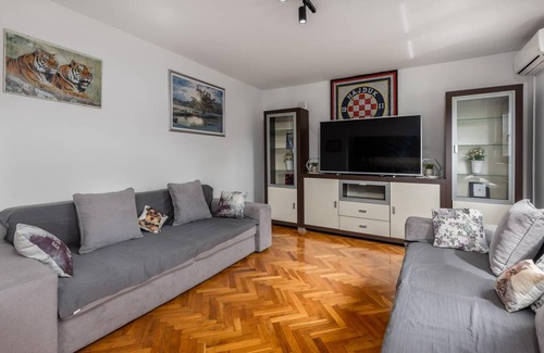 Slunj House | 240 m² House ∙ 6 bedrooms ∙ 16 guests