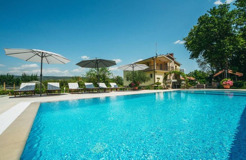 Prolozac House | 240 m² House ∙ 6 bedrooms ∙ 12 guests