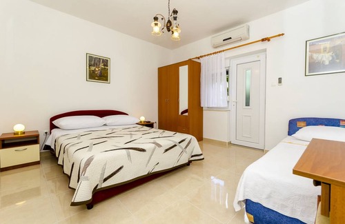 Trogir Apartment | 25 m² Apartment ∙ 3 guests