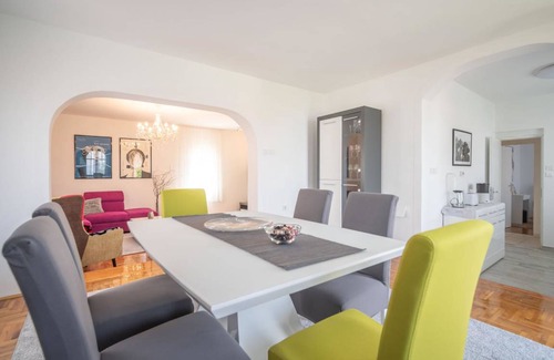 Klenovica House | 250 m² House ∙ 4 bedrooms ∙ 10 guests
