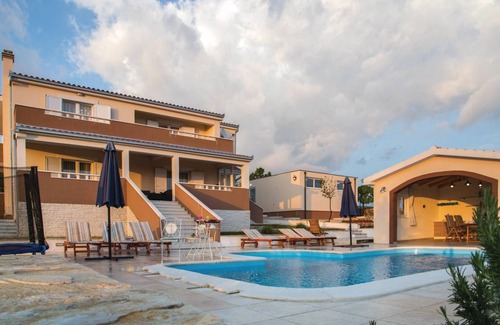 Lecevica House | 250 m² House ∙ 4 bedrooms ∙ 10 guests