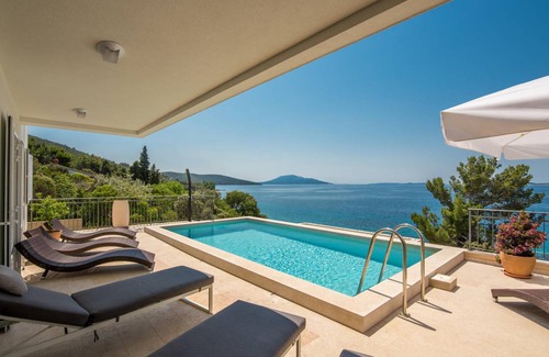 Martinscica House | 250 m² House ∙ 4 bedrooms ∙ 8 guests