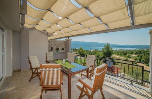 Pridraga House | 252 m² House ∙ 8 bedrooms ∙ 15 guests