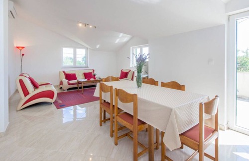 Bristane House | 260 m² House ∙ 4 bedrooms ∙ 8 guests