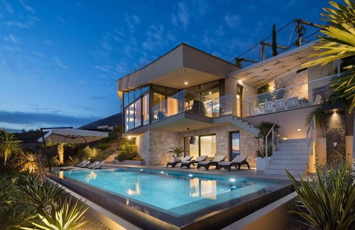 Postup Villa | 260 m² Villa ∙ 4 bedrooms ∙ 8 guests