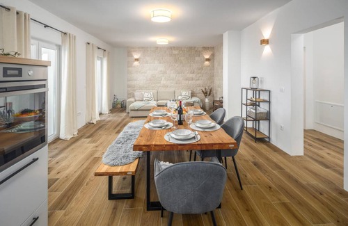 Rojci House | 265 m² House ∙ 6 bedrooms ∙ 10 guests