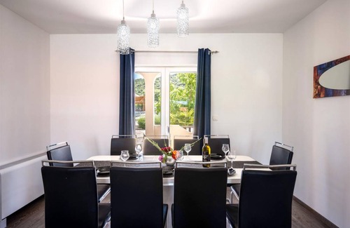 Velim House | 274 m² House ∙ 5 bedrooms ∙ 10 guests