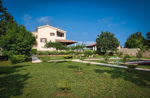 Stokovci House | 290 m² House ∙ 4 bedrooms ∙ 10 guests