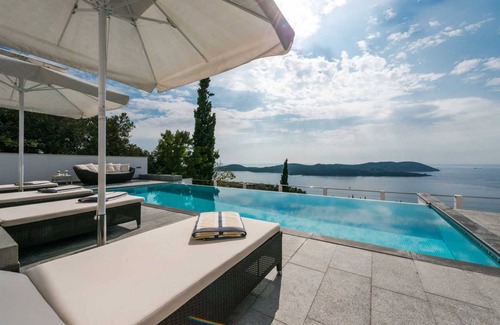 Orasac Villa | 290 m² Villa ∙ 4 bedrooms ∙ 8 guests