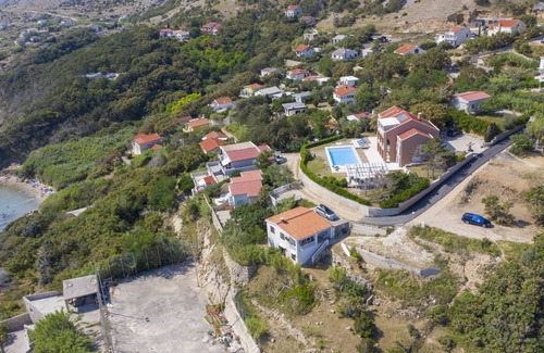 Bosana Villa | 295 m² Villa ∙ 5 bedrooms ∙ 15 guests