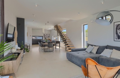 Galizana House | 3 bedroom accommodation in Galizana