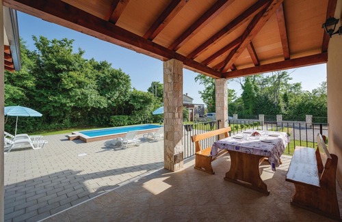 Topid House | 3 bedroom accommodation in Labin