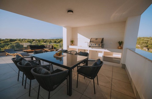 Kolan House | 3-bedroom house in lovely Mandre with AC, WiFi. Enjoy your stay