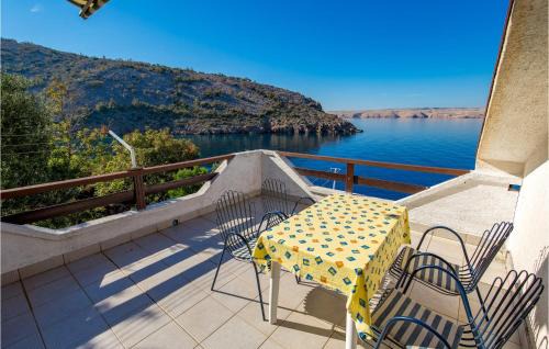 Stinica Apartment | 3 Bedroom Nice Apartment In Jablanac