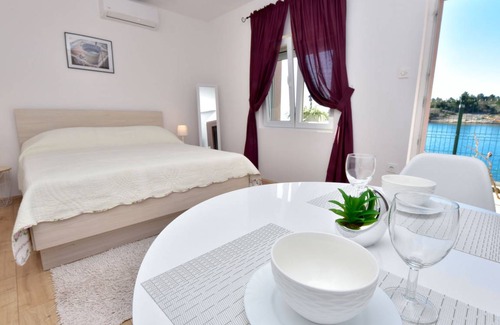 Obrovac House | 30 m² House ∙ 1 bedroom ∙ 2 guests