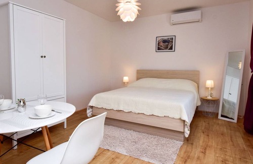 Obrovac House | 30 m² House ∙ 1 bedroom ∙ 2 guests