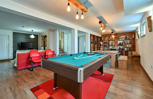 Vrbovec House | 300 m² House ∙ 3 bedrooms ∙ 6 guests