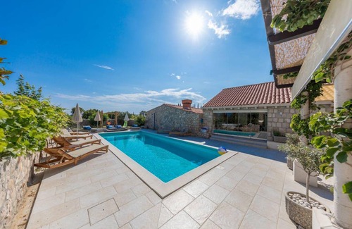 Mocici House | 300 m² House ∙ 5 bedrooms ∙ 12 guests
