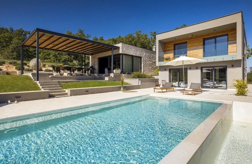 Kircija House | 300 m² House ∙ 6 bedrooms ∙ 14 guests