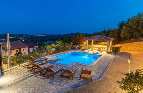 Viskovo House | 300 m² House ∙ 6 bedrooms ∙ 12 guests