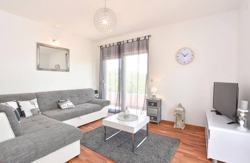 Neoric House | 300 m² House ∙ 6 bedrooms ∙ 16 guests