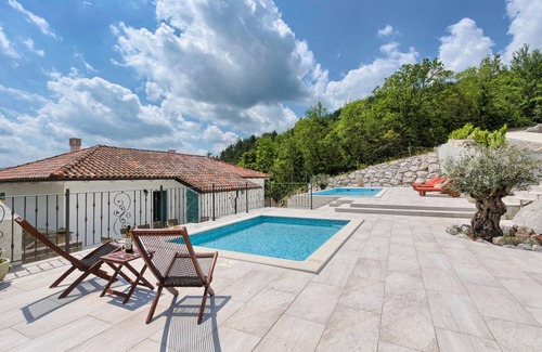 Buzet House | 300 m² House ∙ 7 bedrooms ∙ 14 guests