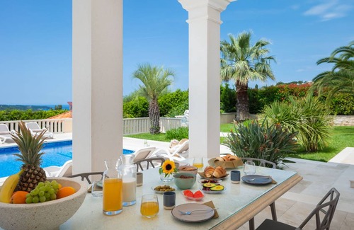 Trsteno Villa | 300 m² Villa ∙ 6 bedrooms ∙ 12 guests