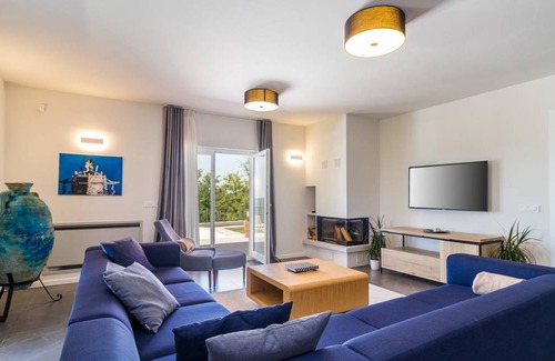 Oprtalj Villa | 320 m² Villa ∙ 4 bedrooms ∙ 8 guests