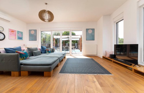 Rasopasno House | 350 m² House ∙ 3 bedrooms ∙ 6 guests