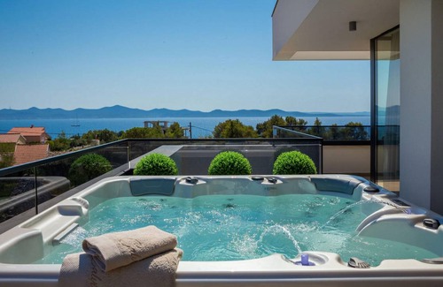 Diklo House | 350 m² House ∙ 4 bedrooms ∙ 8 guests