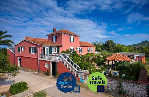 Ugljan Villa | 370 m² Villa ∙ 7 bedrooms ∙ 14 guests
