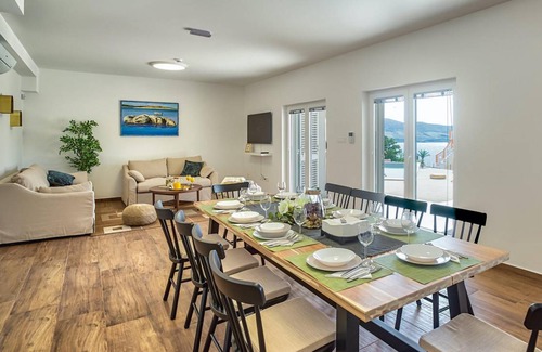 Metajna House | 375 m² House ∙ 4 bedrooms ∙ 10 guests