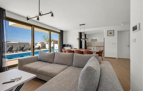 Zaboric House | 4 Bedroom Amazing Home In Zaboric