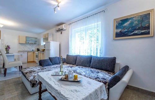 Sevid House | 4 bedroom awesome home in Sevid