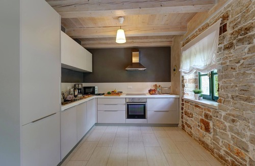 Korenici House | 4 bedroom cozy home in Kanfanar