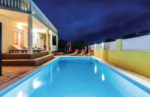 Polaca House | 4 bedroom pet friendly home in Polaca