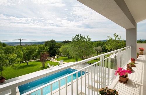Stanisovi Villa | 4 bedroom(s) Villa near Stanišovi