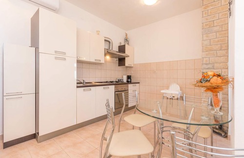 Polaca House | 4 bedroom stunning home in Polaca