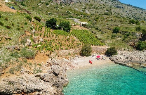 Bol House | 40 m² House ∙ 2 bedrooms ∙ 4 guests