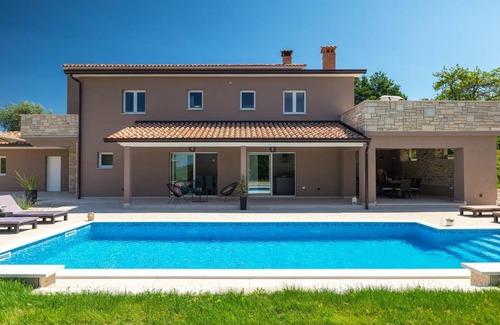 Pazin House | 400 m² House ∙ 5 bedrooms ∙ 12 guests