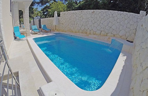Okrug Donji House | 400 m² House ∙ 5 bedrooms ∙ 10 guests