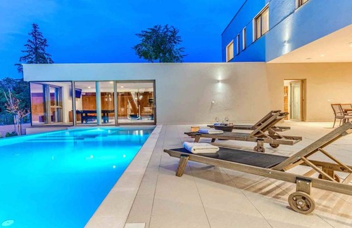 Zmijavci Villa | 400 m² Villa ∙ 5 bedrooms ∙ 12 guests