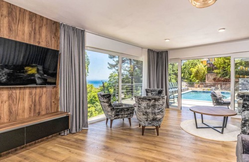 Obrs Villa | 430 m² Villa ∙ 1 bedroom ∙ 12 guests