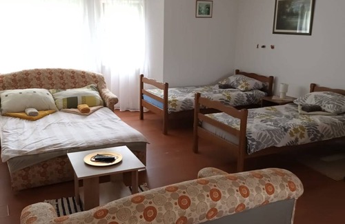 Slavonski Brod Apartment | 45 m² Apartment ∙ 1 bedroom ∙ 4 guests