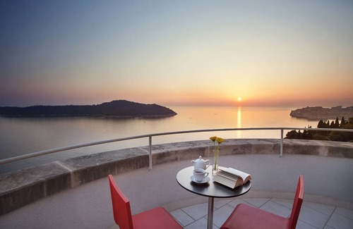 Municipality of Dubrovnik Villa | 450 m² Villa ∙ 5 bedrooms ∙ 12 guests